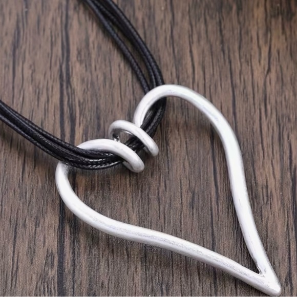 Elegant Silver Heart Necklace with leather Black Cord - Picture 3 of 6